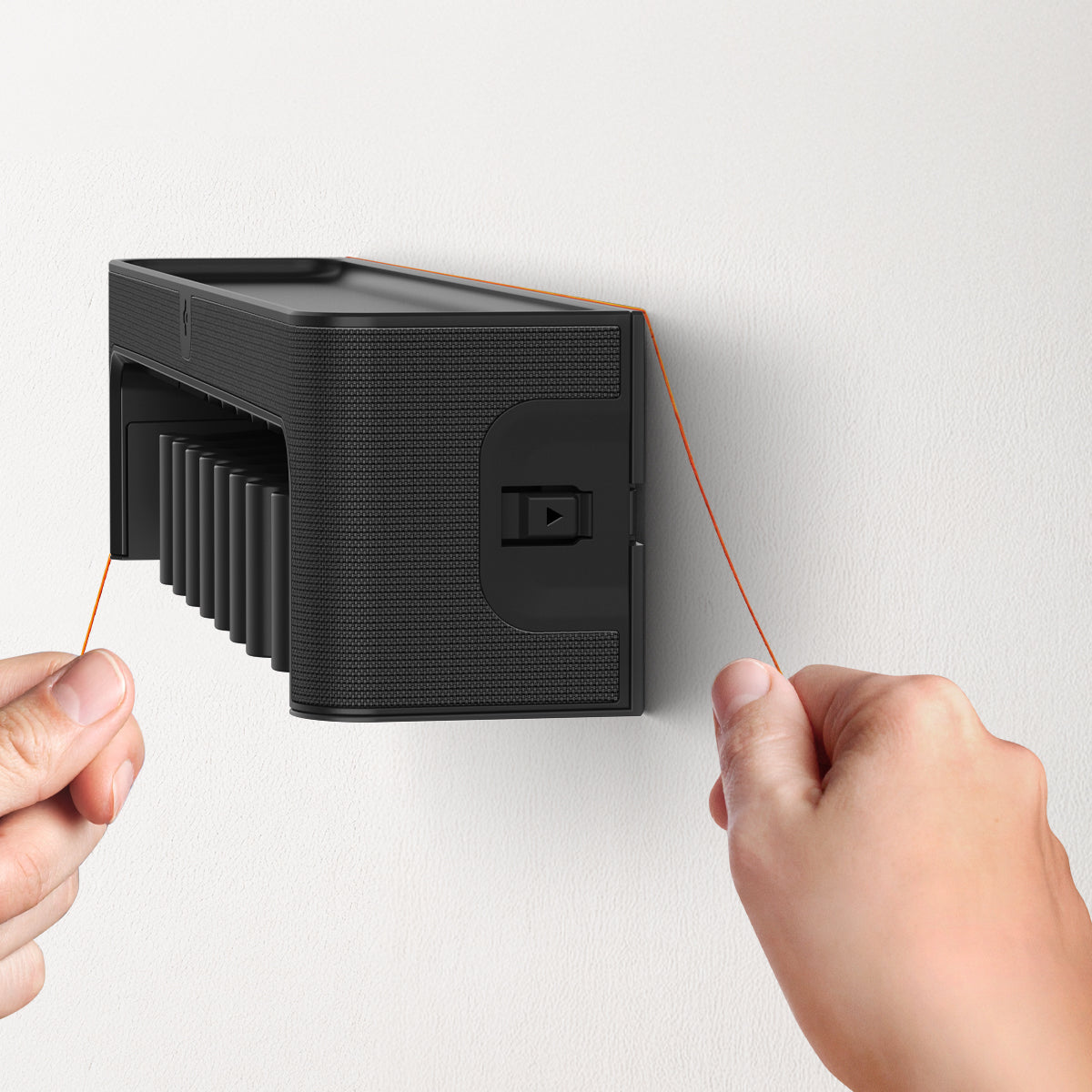 AMP09445 - Watch Band Organizer | S341 showing a person holding a string to remove the tape