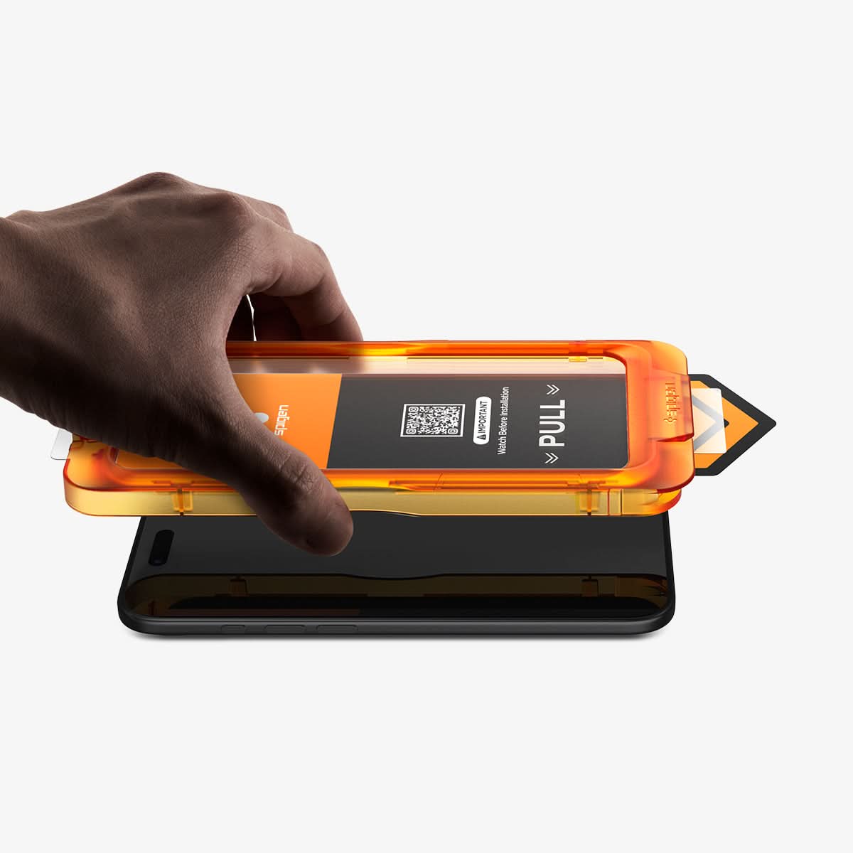AGL09859 - iPhone 17 Air - Glas.tR AlignMaster S showing screen protector above the device
